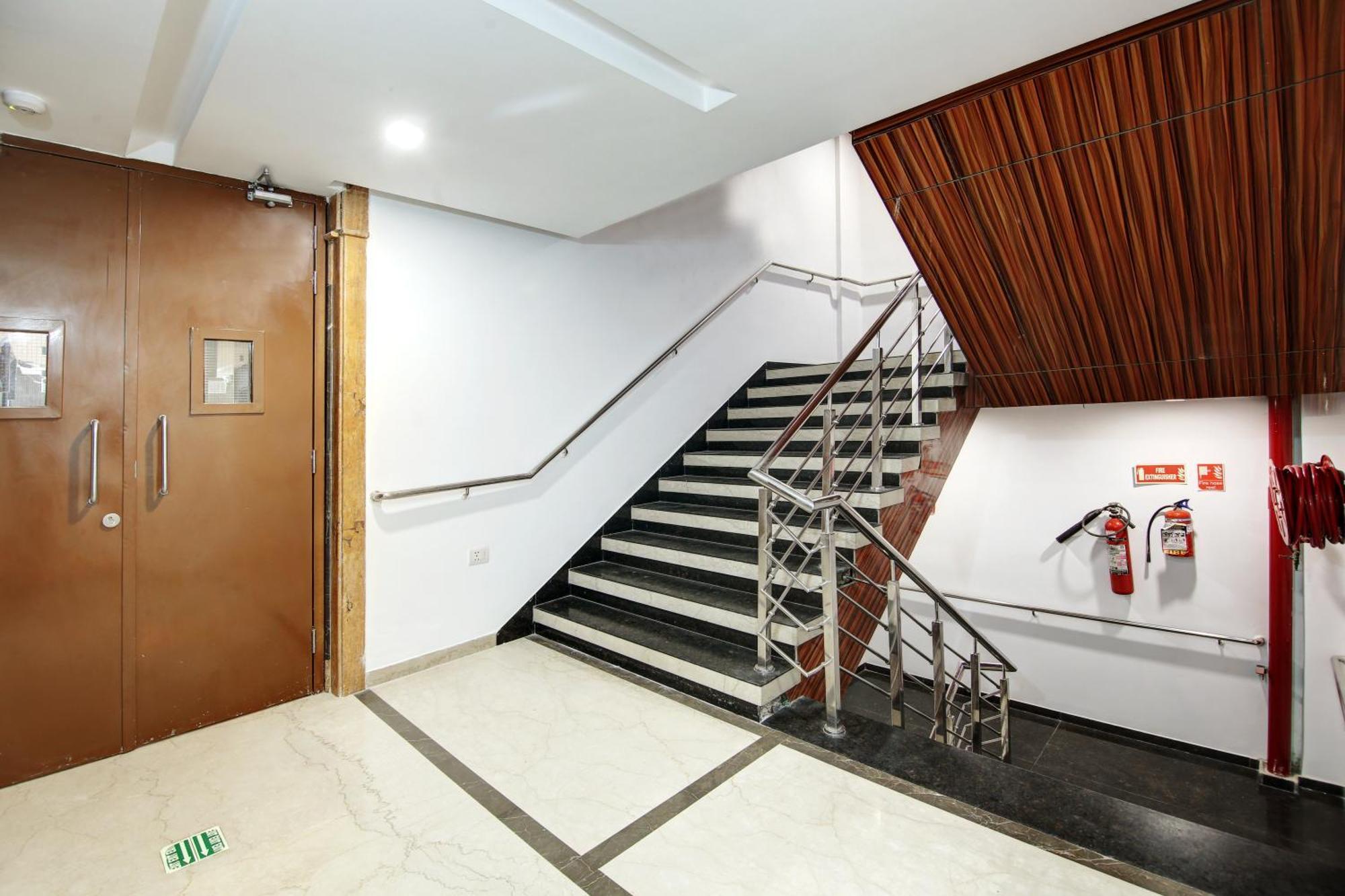 Hotel Neu Villa - Near Connaught Place & New Delhi Railway Station Esterno foto