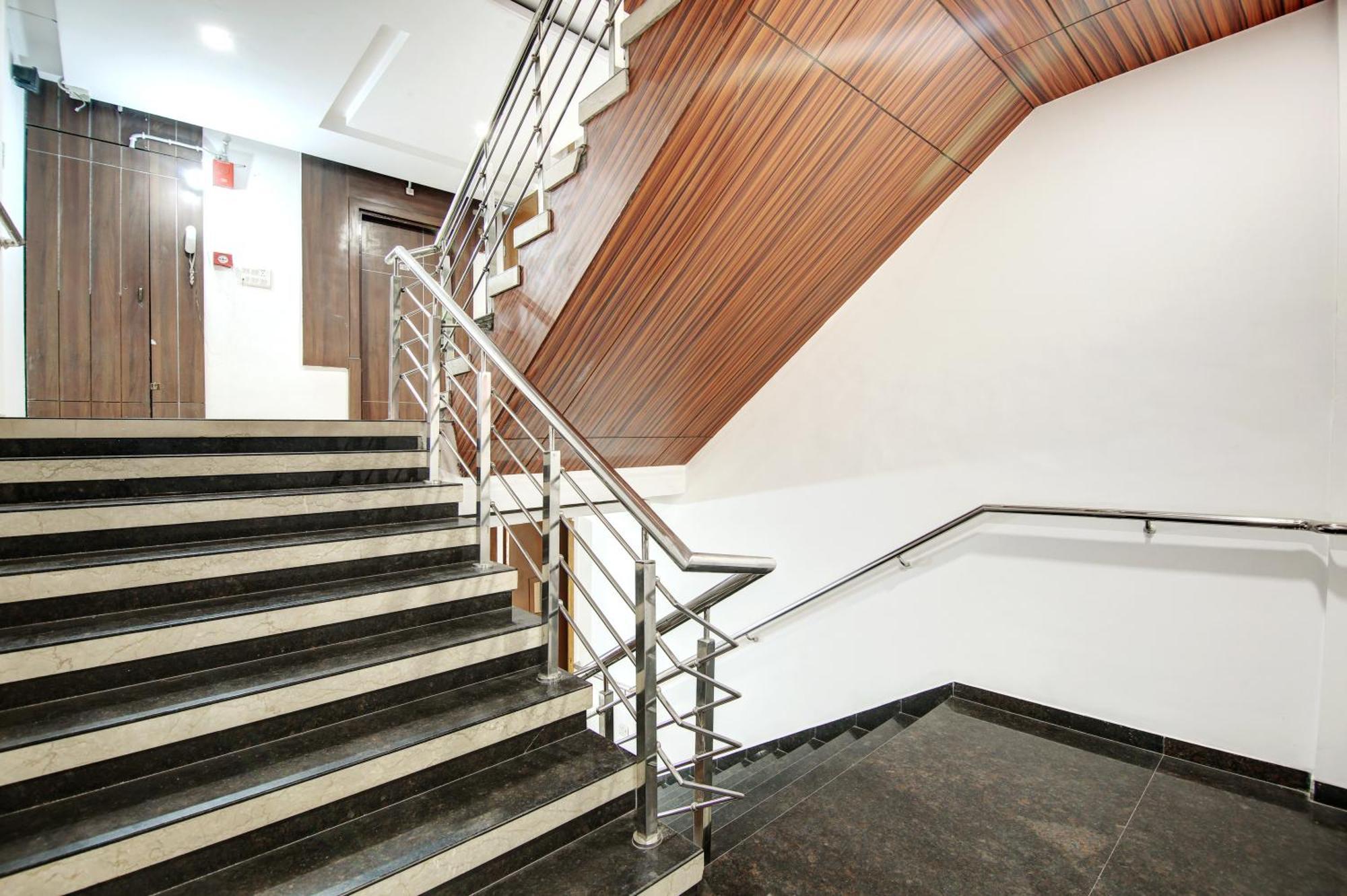 Hotel Neu Villa - Near Connaught Place & New Delhi Railway Station Esterno foto